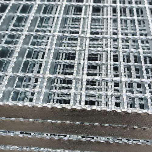 G325/30/100鋼格柵鋼格板延長(zhǎng)壽命表面防護(hù)工藝全解析