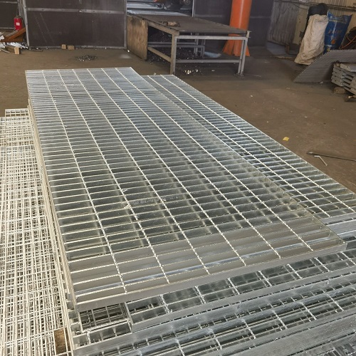 熱鍍鋅鋼格板鋼格柵對防腐蝕有著出色的表現(xiàn)