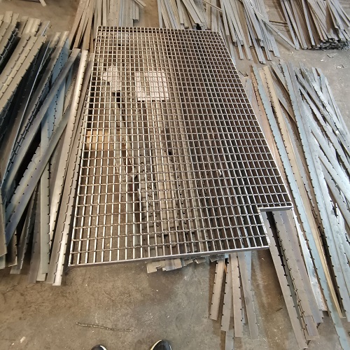 鋼格柵鋼格板提升工地平臺(tái)的通行性能