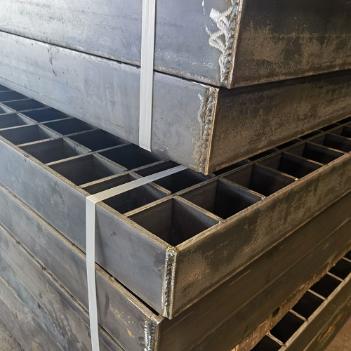 運(yùn)輸用重型鋼格柵鋼格板選擇秘籍