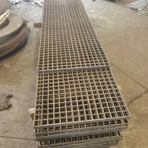 溝蓋板鋼格板助力排水系統(tǒng)的高效運用