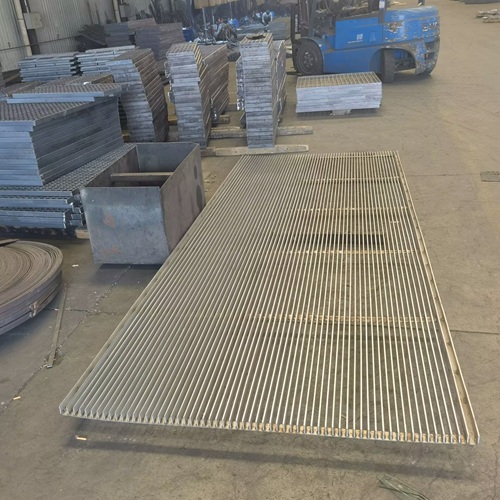 鋼格柵性能大揭秘：憑什么成為工程界寵兒？