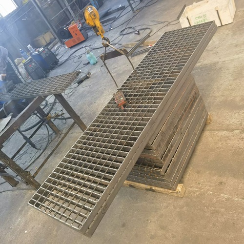 鋼格柵性能大揭秘：憑什么成為工程界寵兒？