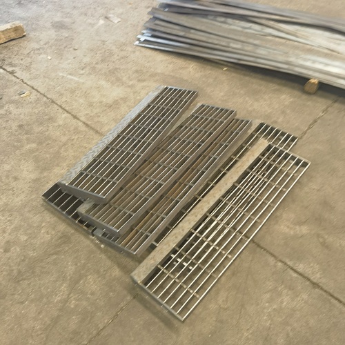 鋼格板是如何實現(xiàn)快速排水的