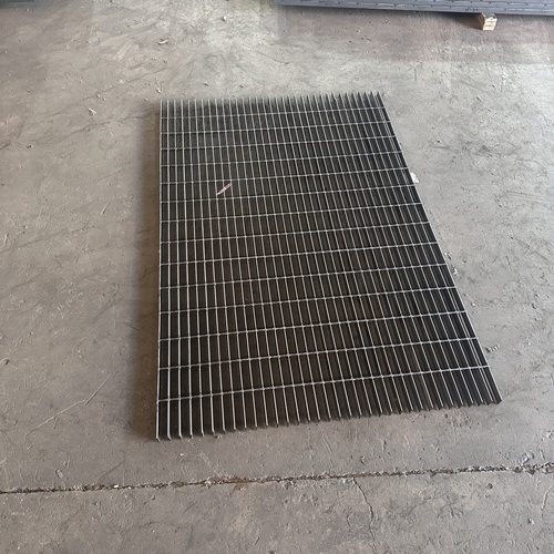 鋼格柵板現(xiàn)代農(nóng)業(yè)設(shè)施的隱形生產(chǎn)力引擎