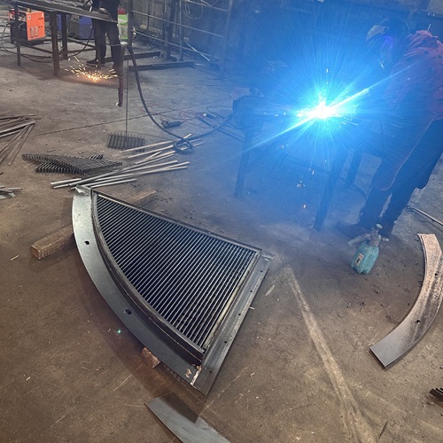 鋼格板材質(zhì)選錯(cuò)易開(kāi)裂！2025選型避雷指南