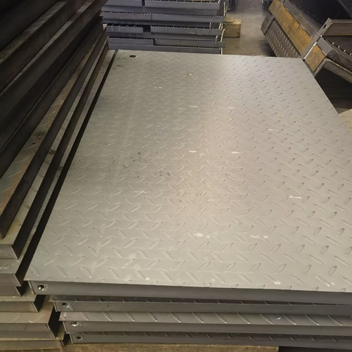 地下管廊巡檢平臺(tái)首選鋼格板，3大核心原因揭秘