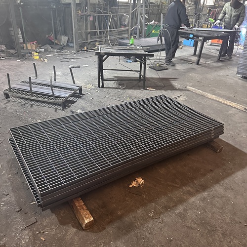 鋼格板的質(zhì)量檢測(cè)標(biāo)準(zhǔn)有哪些？行業(yè)規(guī)范一覽