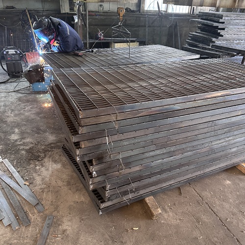 鋼格板焊接質(zhì)量怎么判斷驗(yàn)收標(biāo)準(zhǔn)看這里